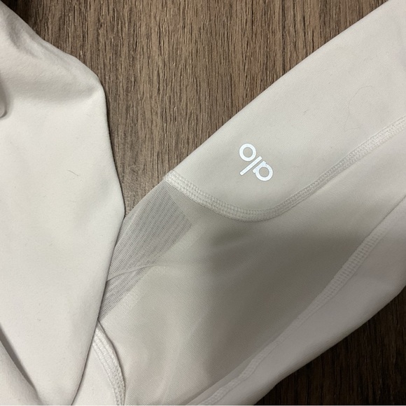 ALO yoga White High Waist Coast Legging Size S - Picture 12 of 13